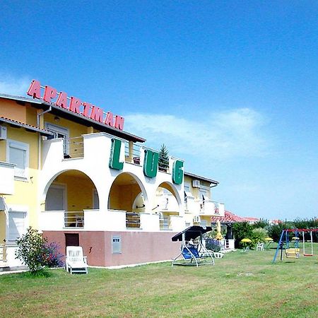 Apartments Lug, Privlaka With Pool Exterior foto