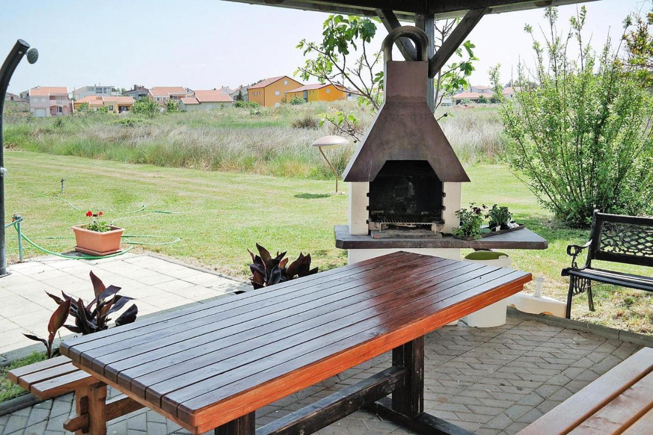 Apartments Lug, Privlaka With Pool Exterior foto