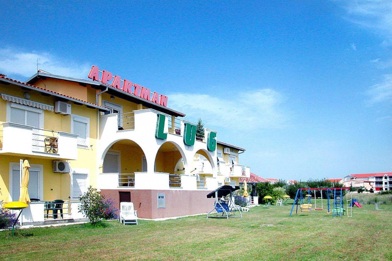 Apartments Lug, Privlaka With Pool Exterior foto