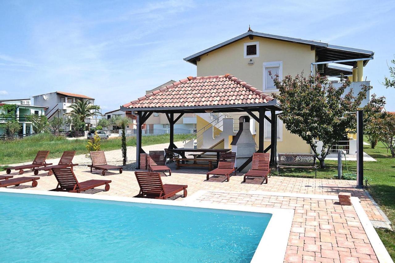 Apartments Lug, Privlaka With Pool Exterior foto